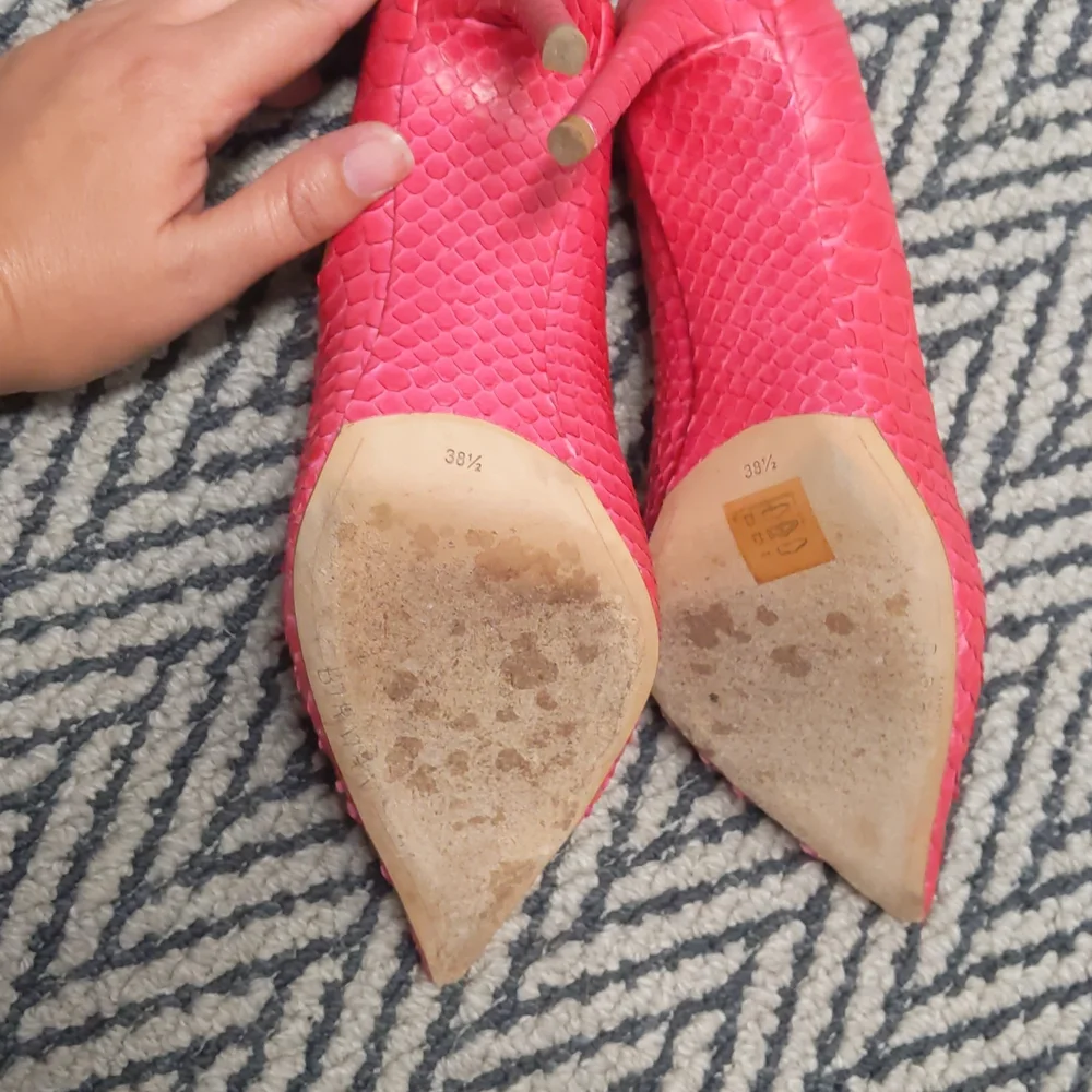 Pink Python Pumps - Picture 5 of 8